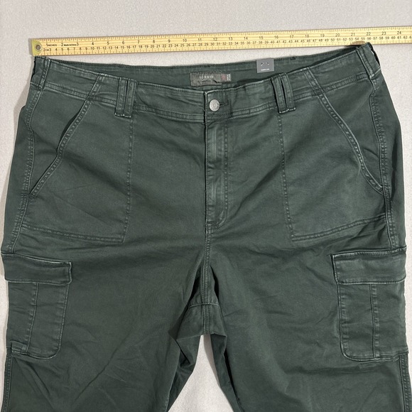 NWT TORRID Stretch Cargo Twill Jogger Pants Dark Green 26R Women's Fast Shipping - Picture 4 of 7